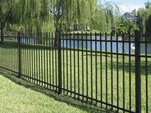 Delafield Aluminum Fence rfence01 1 300x225